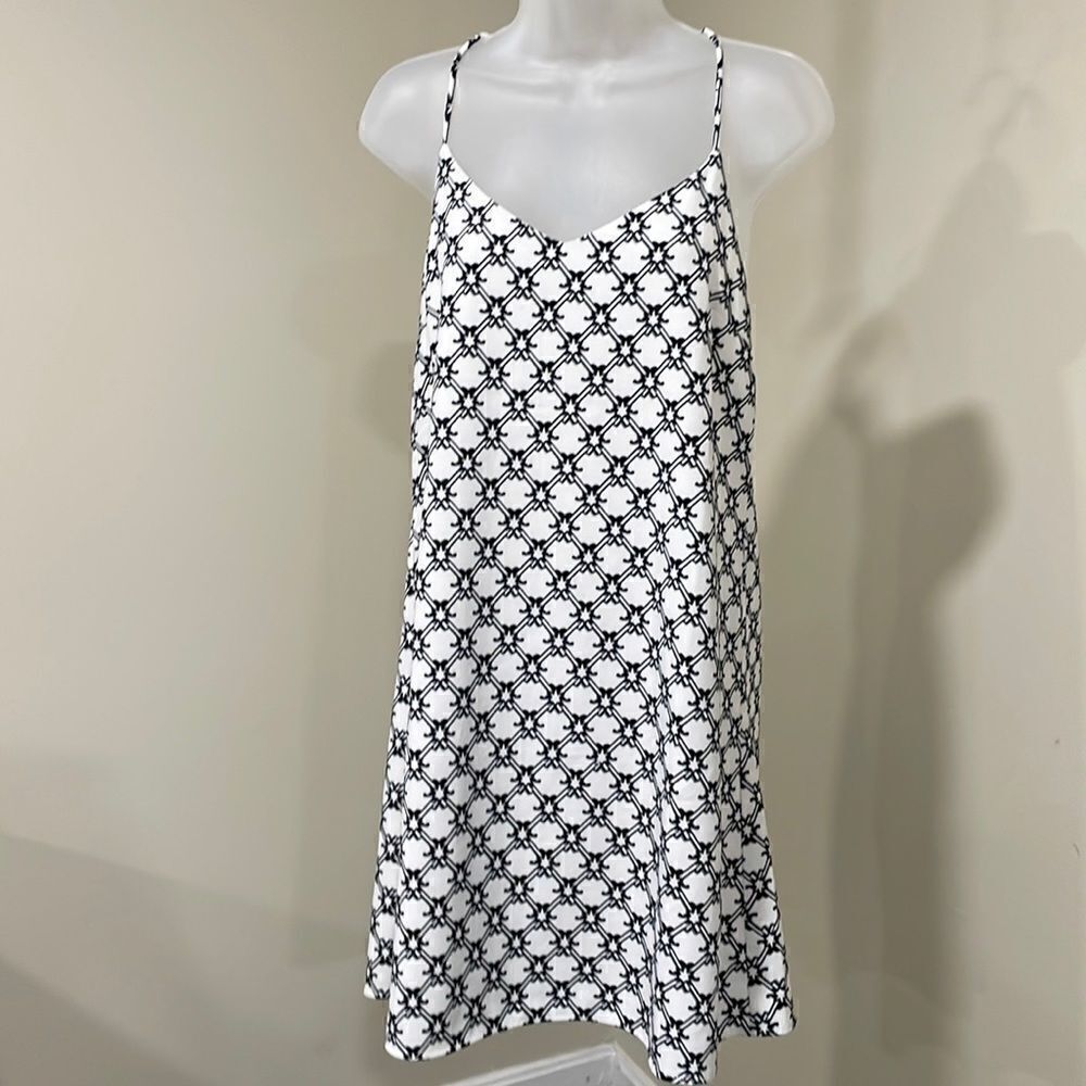 NWOT Pim + Larkin Anthropologie Black White Shift Dress.  Size M medium 8/10